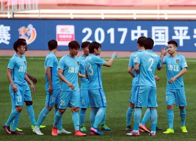 在11月的3场比赛中，曼联取得三连胜，并且一球未丢。
